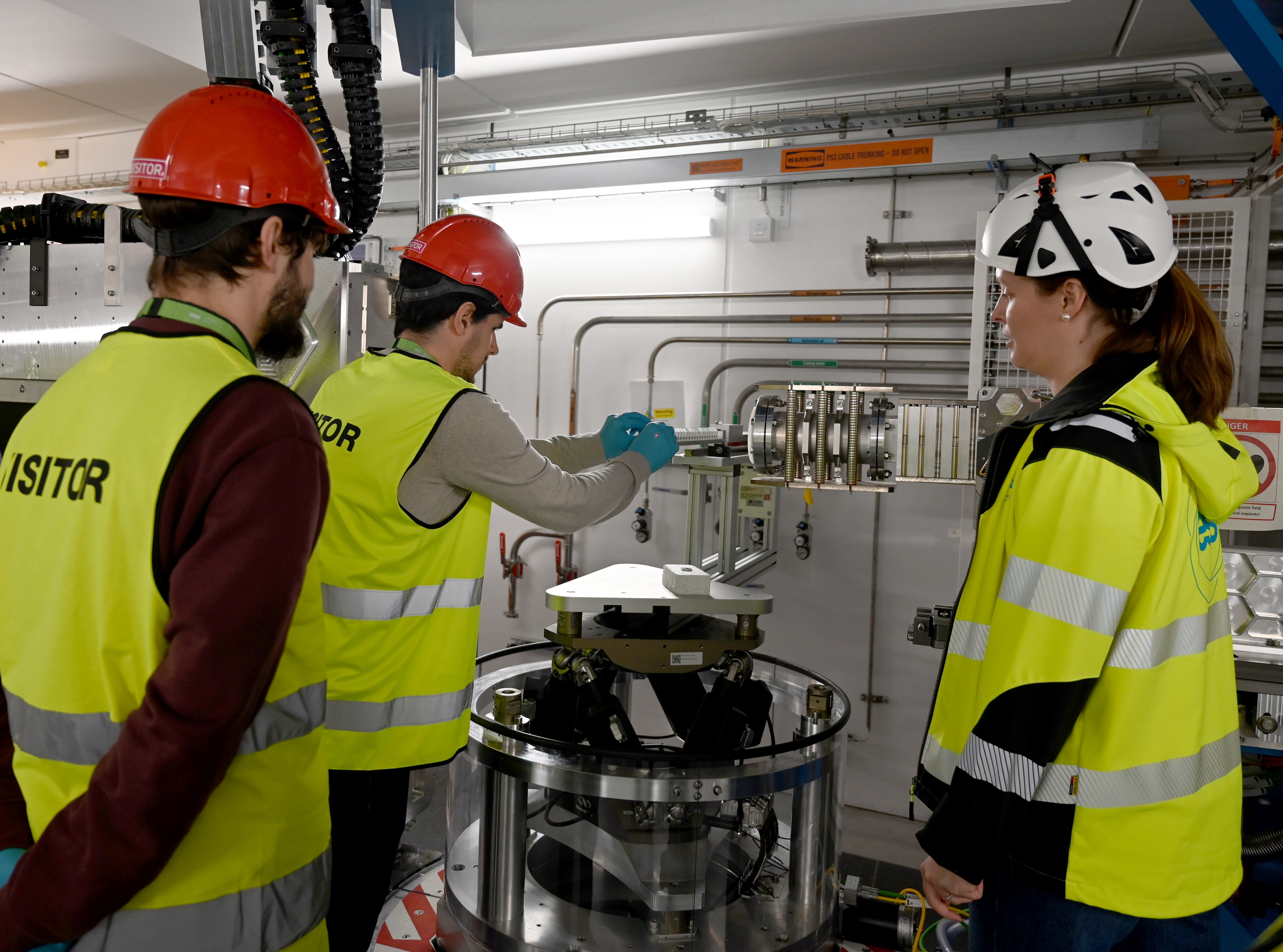 Investigating samples with ESTIA