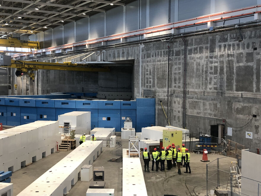 The guests from the EU Commission gets a closer look at the bunker