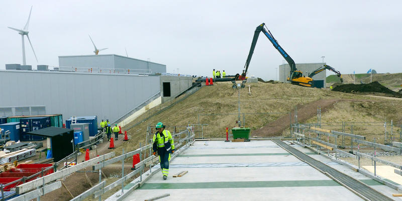 Accelerator roof tunnel