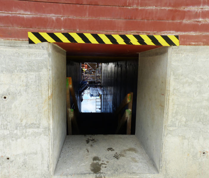 Target Building (D02) - window