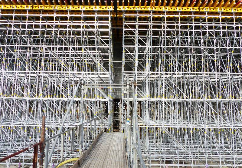 D02 Thick steel covering the Monolith