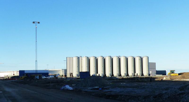 Cryo Compression Building (G04) helium tanks