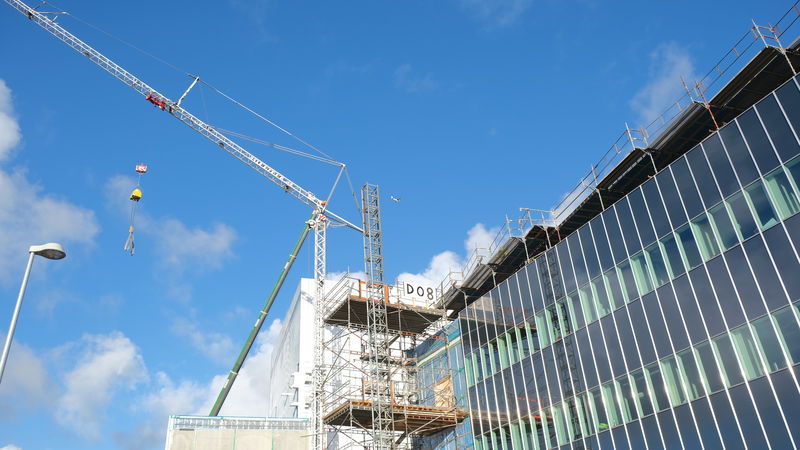 D08 lab and cantilever roof above