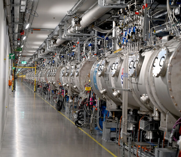 Superconducting Linac - Elliptical Cryomodules